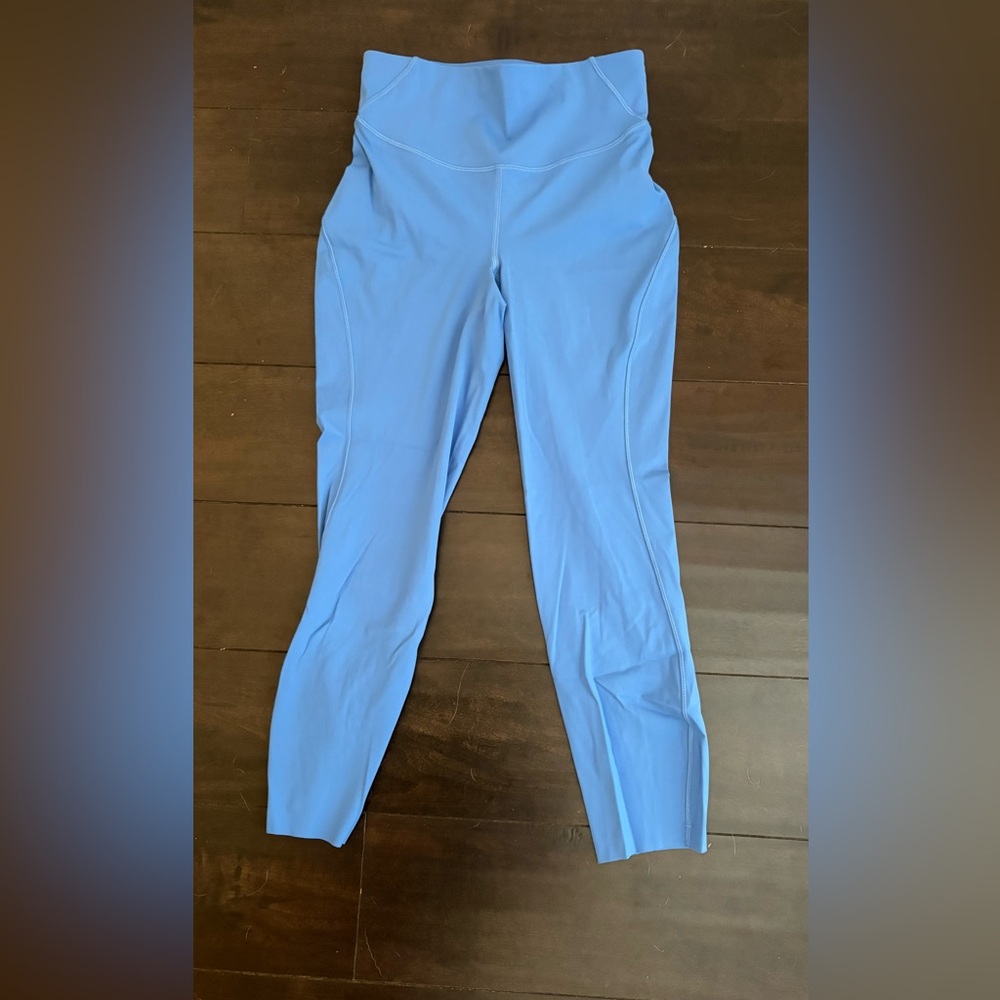 Women's Blue lululemon Leggings 25” size 6